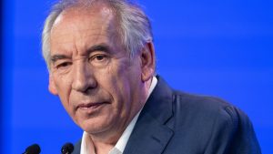 بايرو، نخست‌وزیر فرانسه: آینده فرانسه به کنترل هزینه‌ها و بدهی‌ها بستگی دارد.