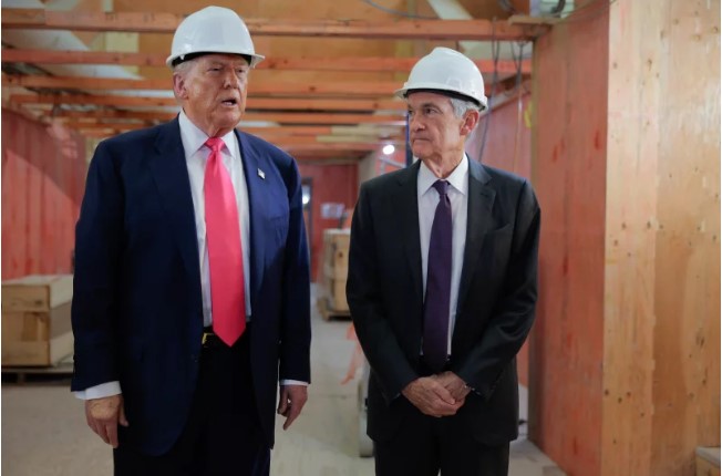 ترامپ و پاول