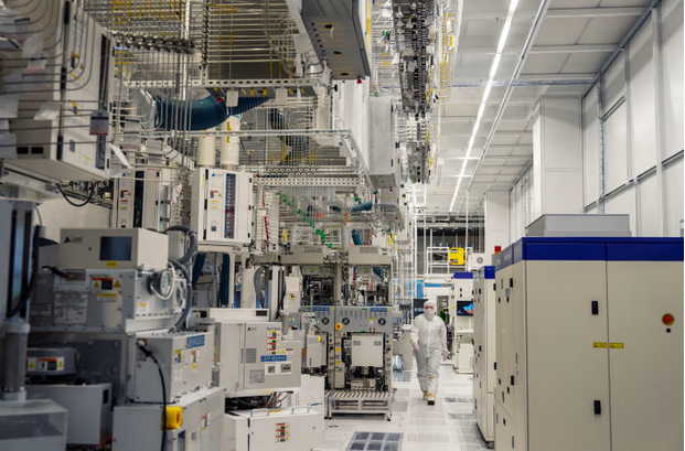 آزمایشگاه شرکت میکرون