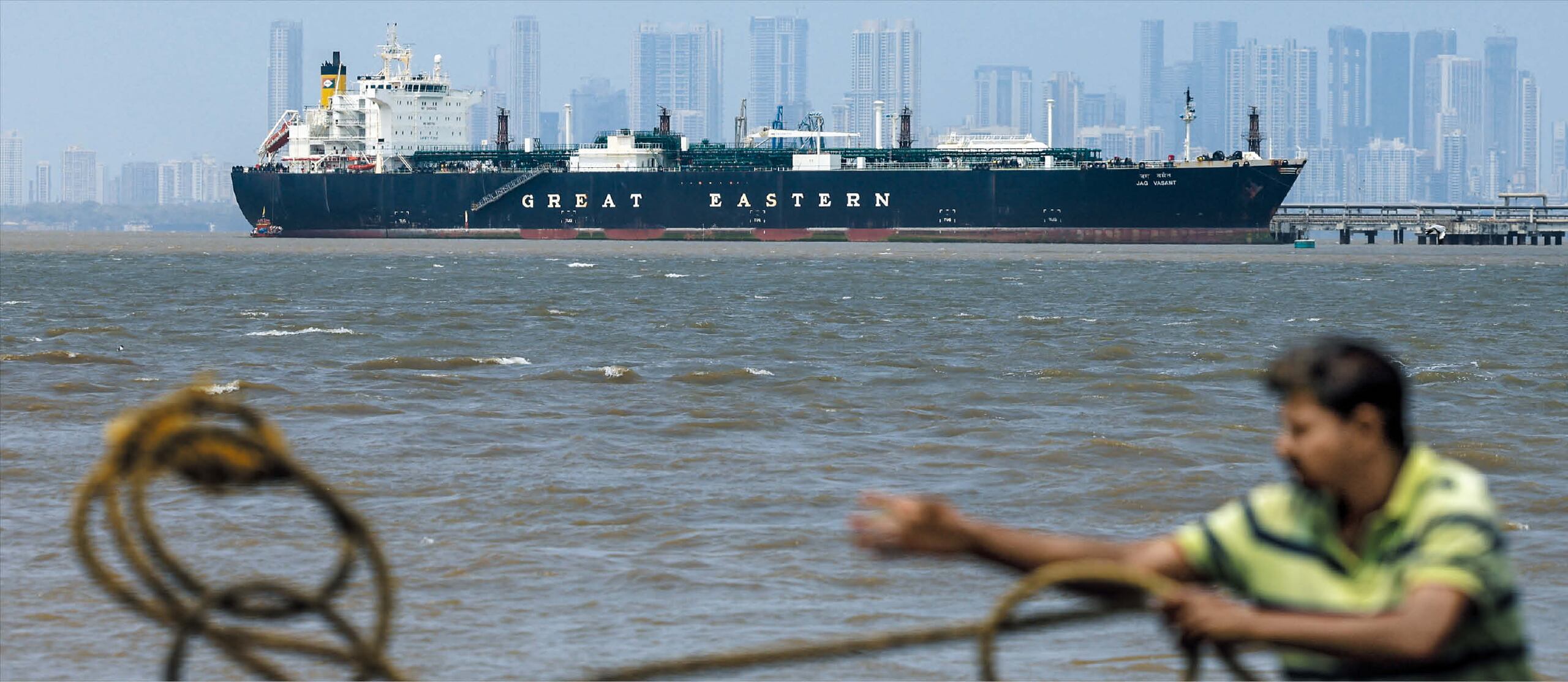 کشتی ژاپنی در تنگه هرمز