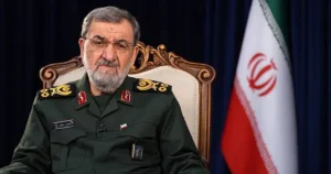 محسن رضایی با رهبر جمهوری اسلامی دیدار کرد و درباره جنگ گفت‌وگو کرد